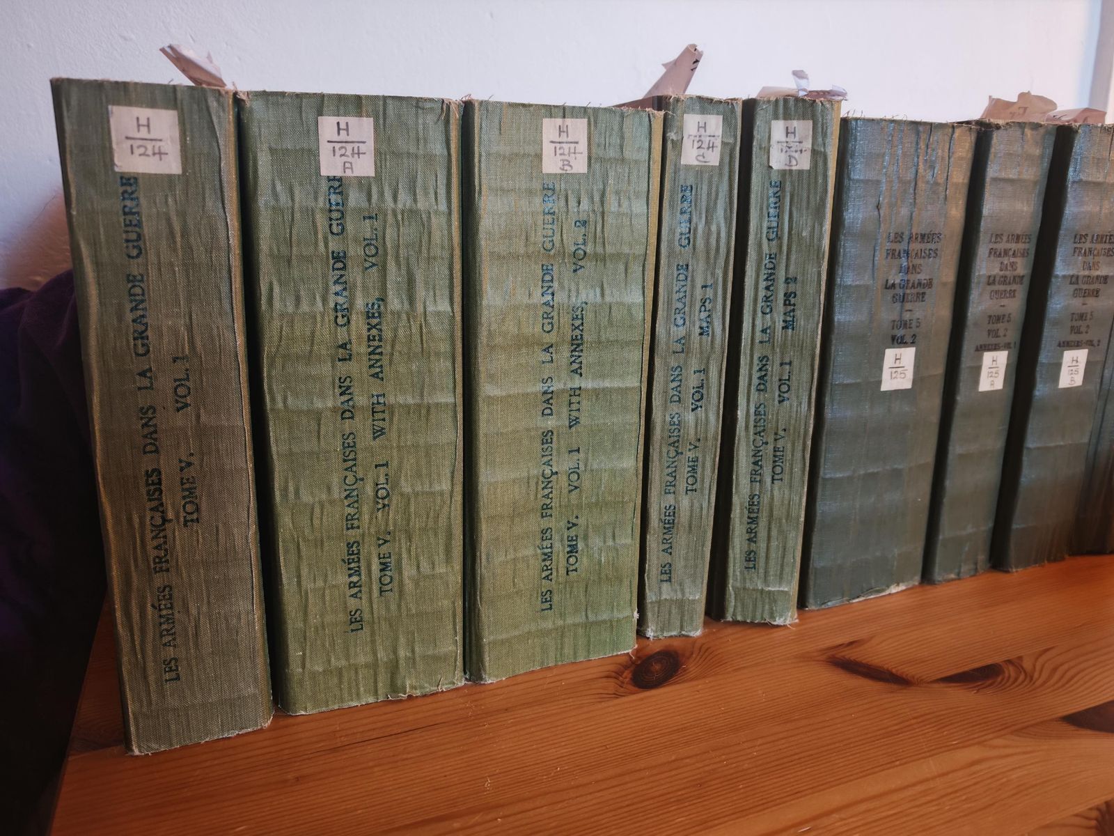 Antique "Les Armees Francaises Dans La Grande Guerre" (Wwi)  Tome V    Volume I Full Set   German Retreat, Spring Offensive, New Leader  20s/30s photo for sale