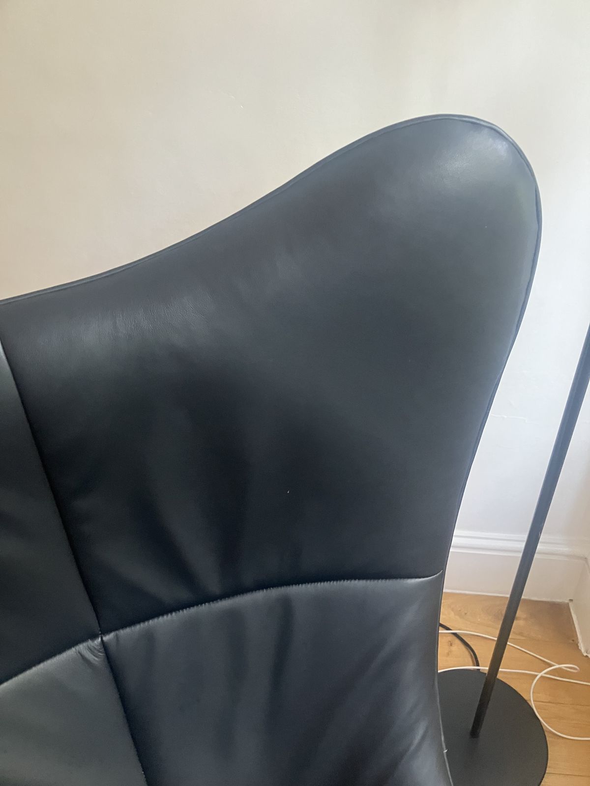 Terence Conran Glove Egg Chair Black Leather/White photo for sale