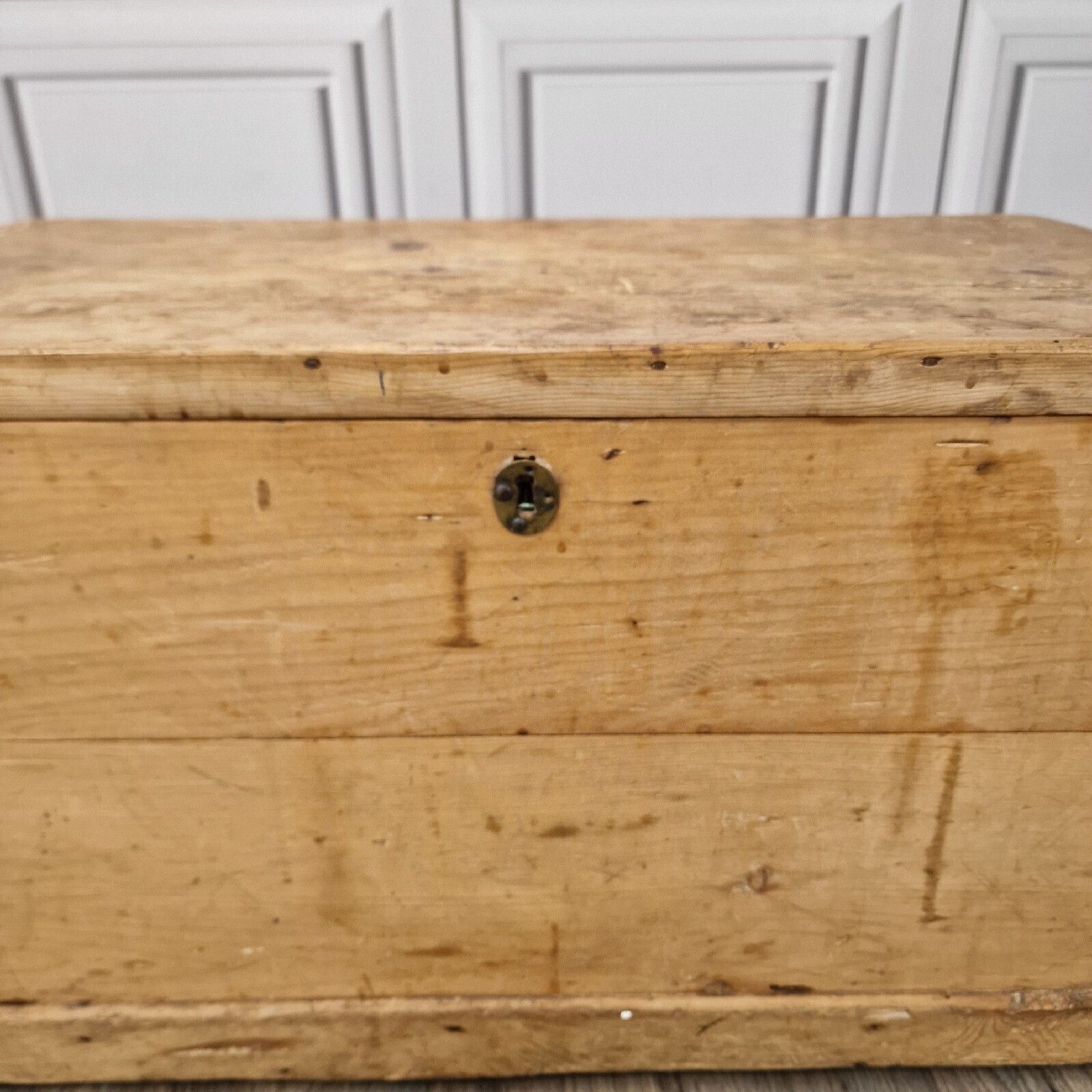 photo furniture Antique Pine Trunk Chest Victorian Solid Wood Old Blanket Box Coffee Table