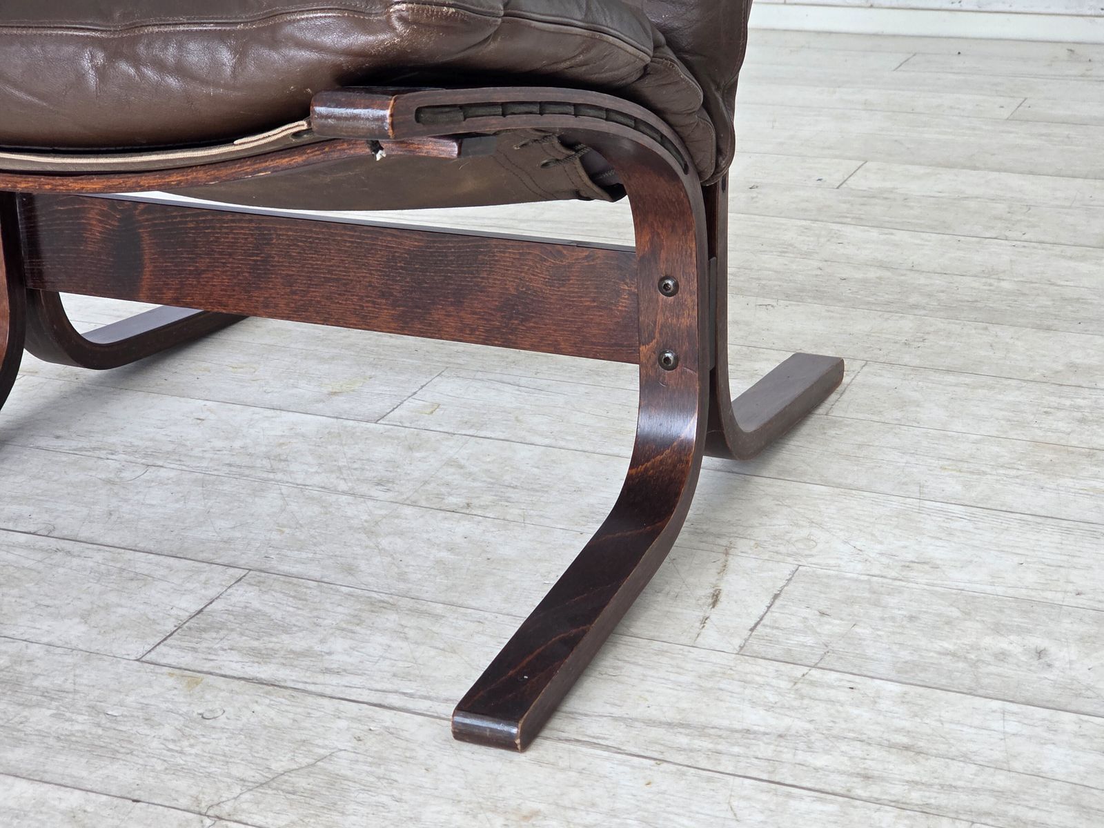 photo for sale 1970s, Norwegian Design By Ingmar Relling, Model "Siesta", Set Of 2 Chairs With Footstool.