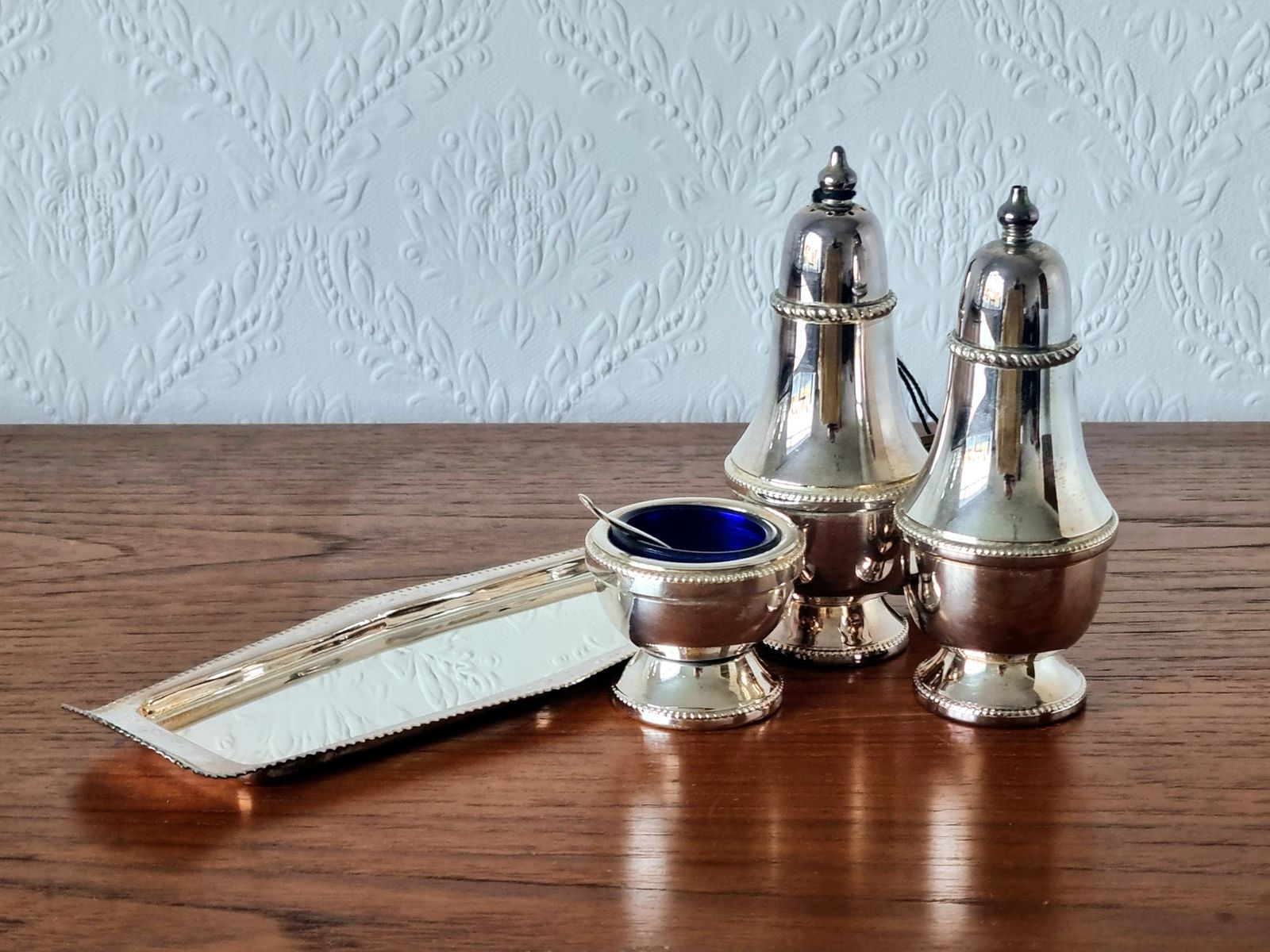 photo furniture Cruet Condiment Set, Arthur Price England Silver Plate, Salt Pepper Mustard With Blue Glass Liner