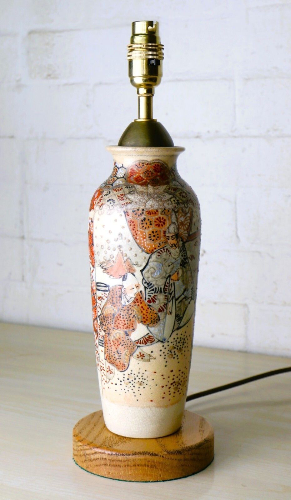 Table Lamp Antique Japanese Satsuma Vase Ceramic Lamp Wooden Base Mounted