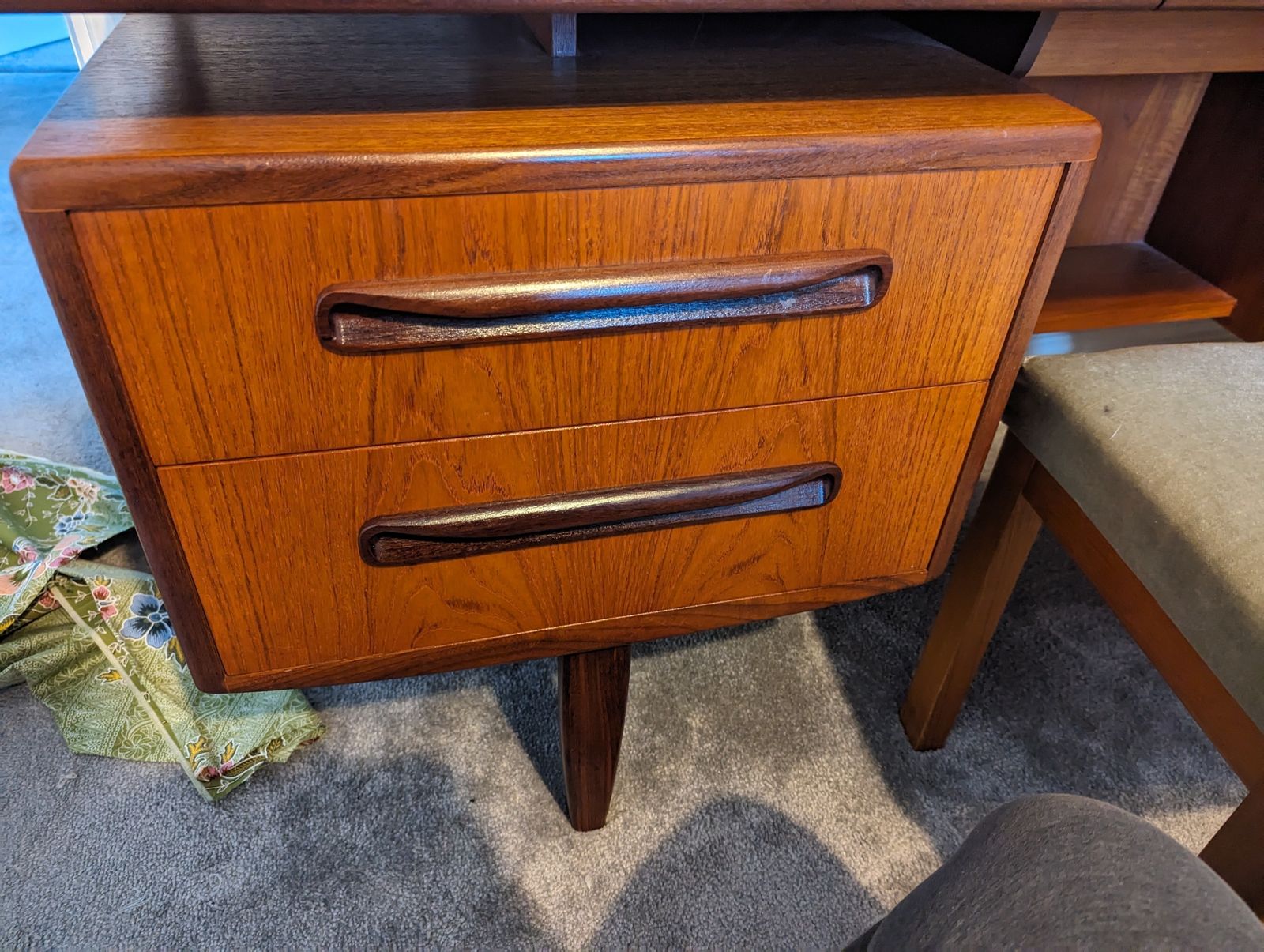 G Plan Dressing Table, Mid 20th Century photo vinterior