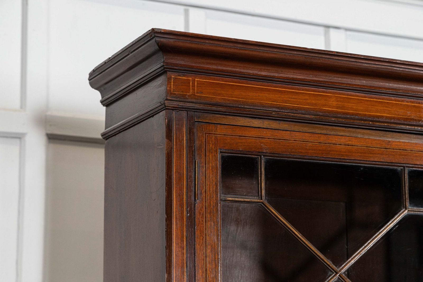 photo furniture Large 19thc English Inlaid Mahogany Maple & Co Library Bookcase