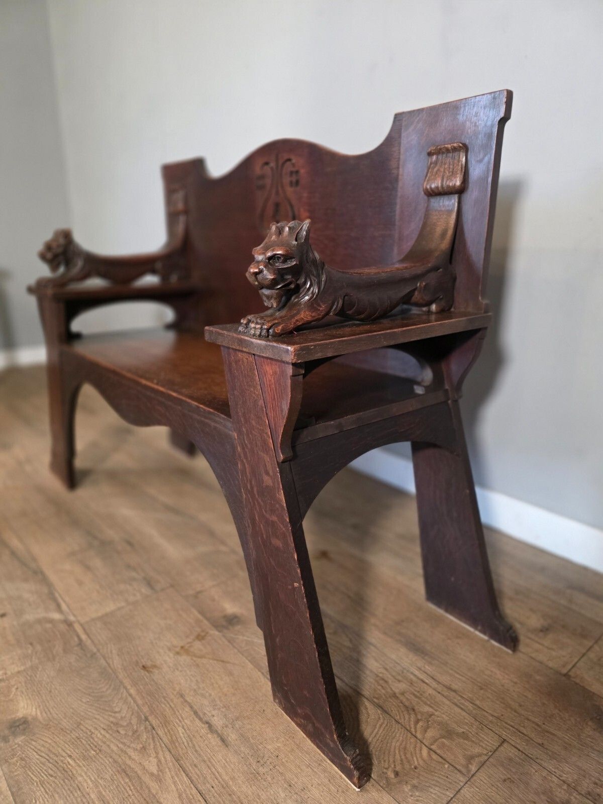 photo furniture Antique Scottish Oak Arts & Crafts Bench From Wylie Lockhead Manufacturers 1900s
