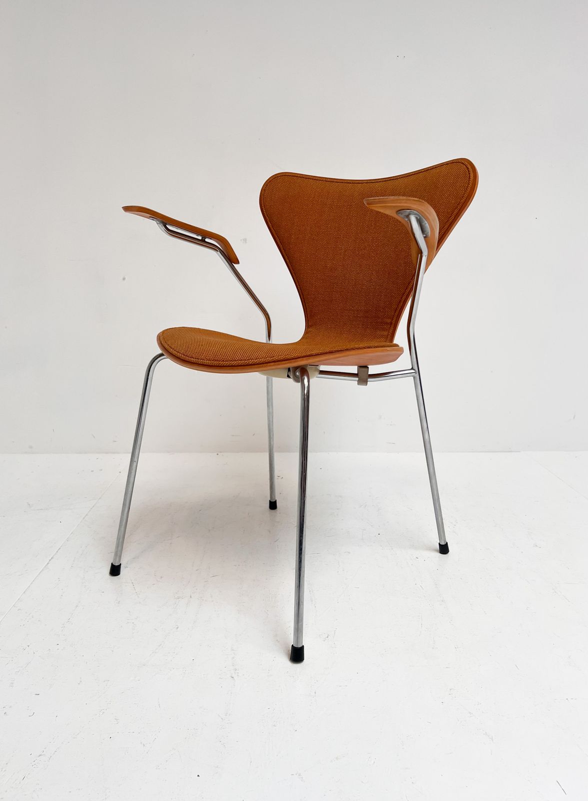 Wooden 3207 Chair By Arne Jacobsen For Fritz Hansen, 1980s photo furniture