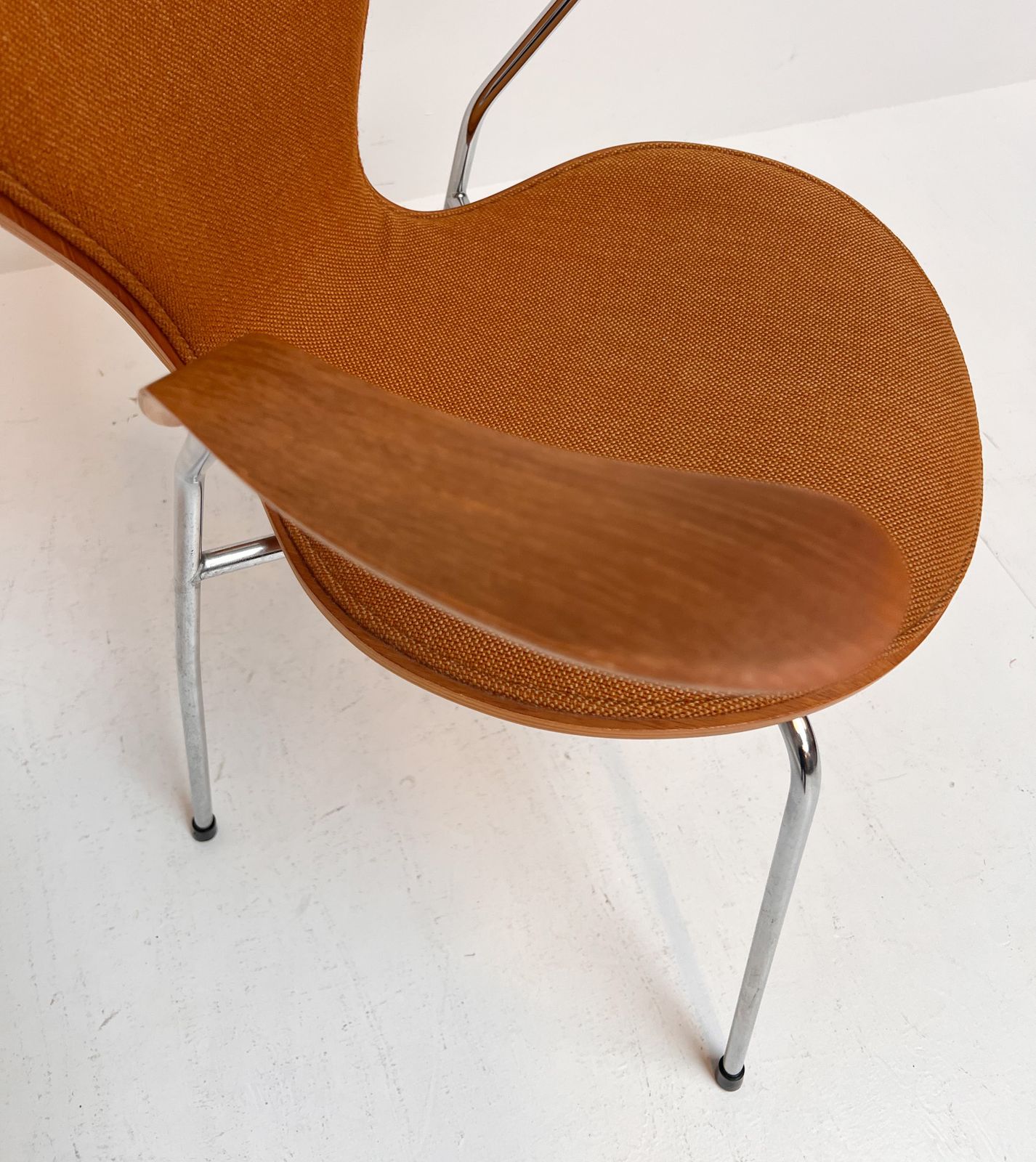 Wooden 3207 Chair By Arne Jacobsen For Fritz Hansen, 1980s photo vinterior