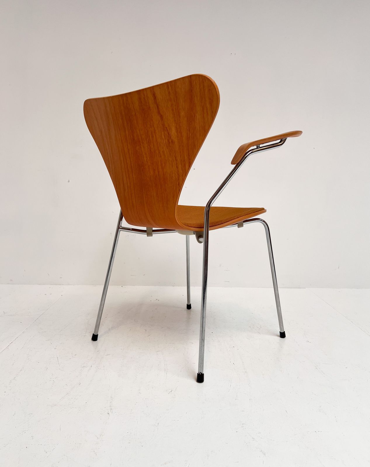 Wooden 3207 Chair By Arne Jacobsen For Fritz Hansen, 1980s photo vintage