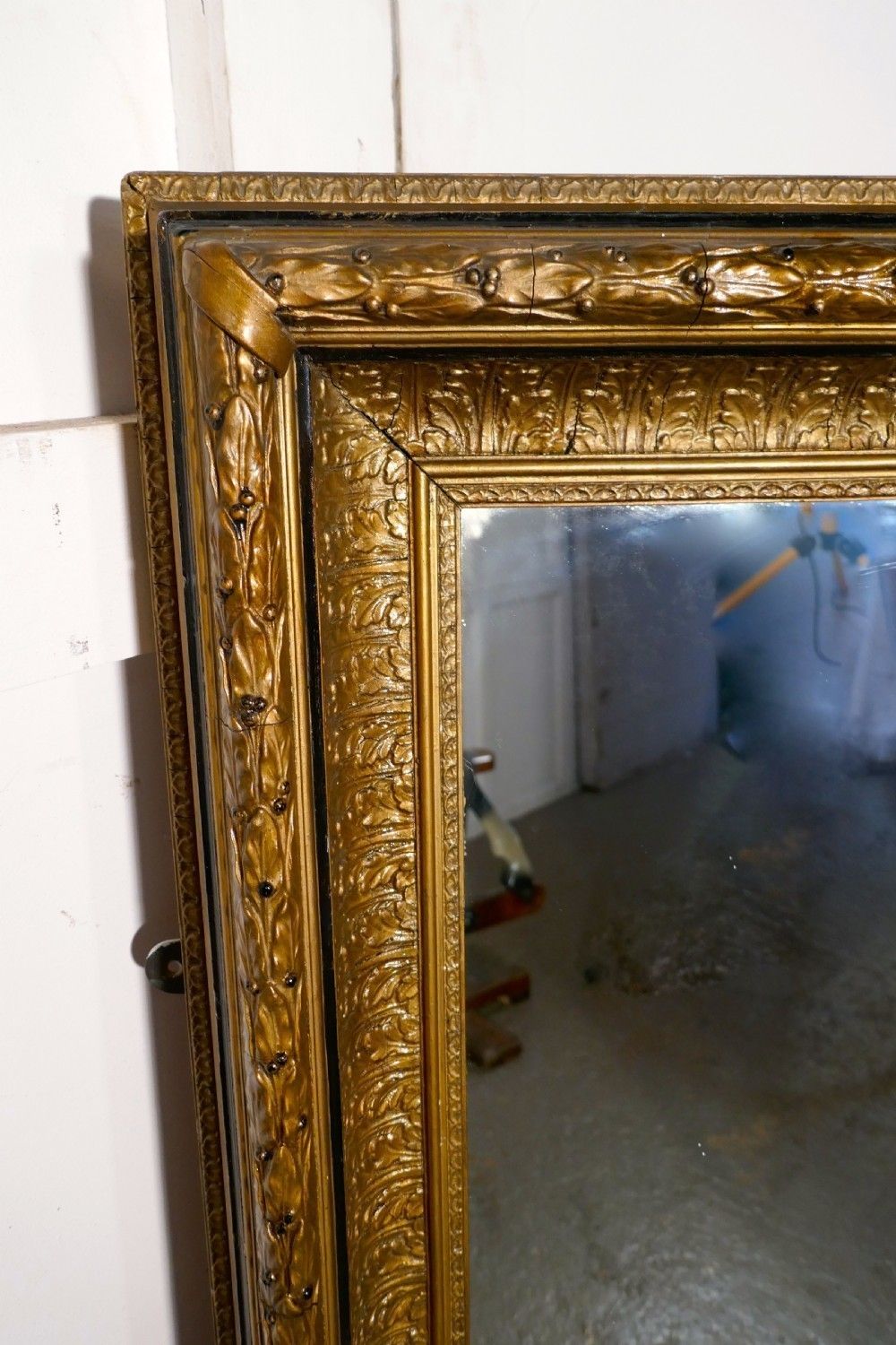 A Large 19th Century Gilt Wall Mirror photo vinterior