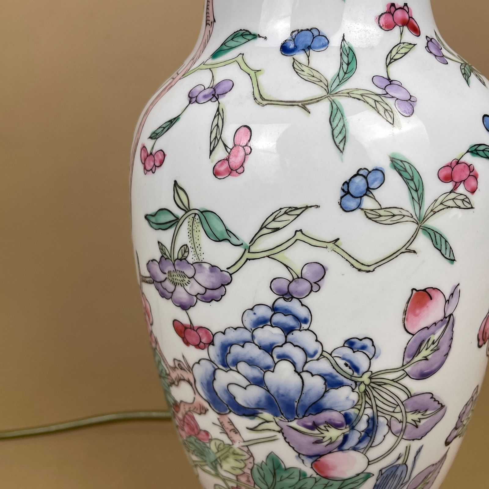 Oriental Ceramic Lamp White Hand Painted Floral Vintage Porcelain Table Classic Chinoiserie Ornate Pattern Wood Base Antique Chinese Vase photo buy