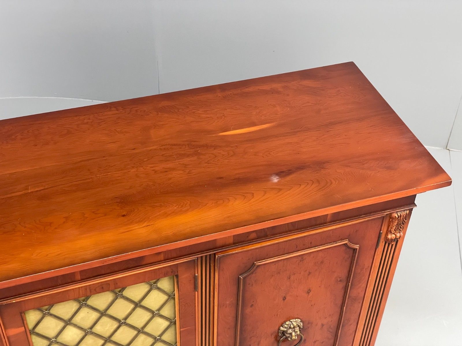 photo vinterior Vintage Regency Style Sideboard 1960s Cherry Wood Shelving Brass Eb11505 Mwoo