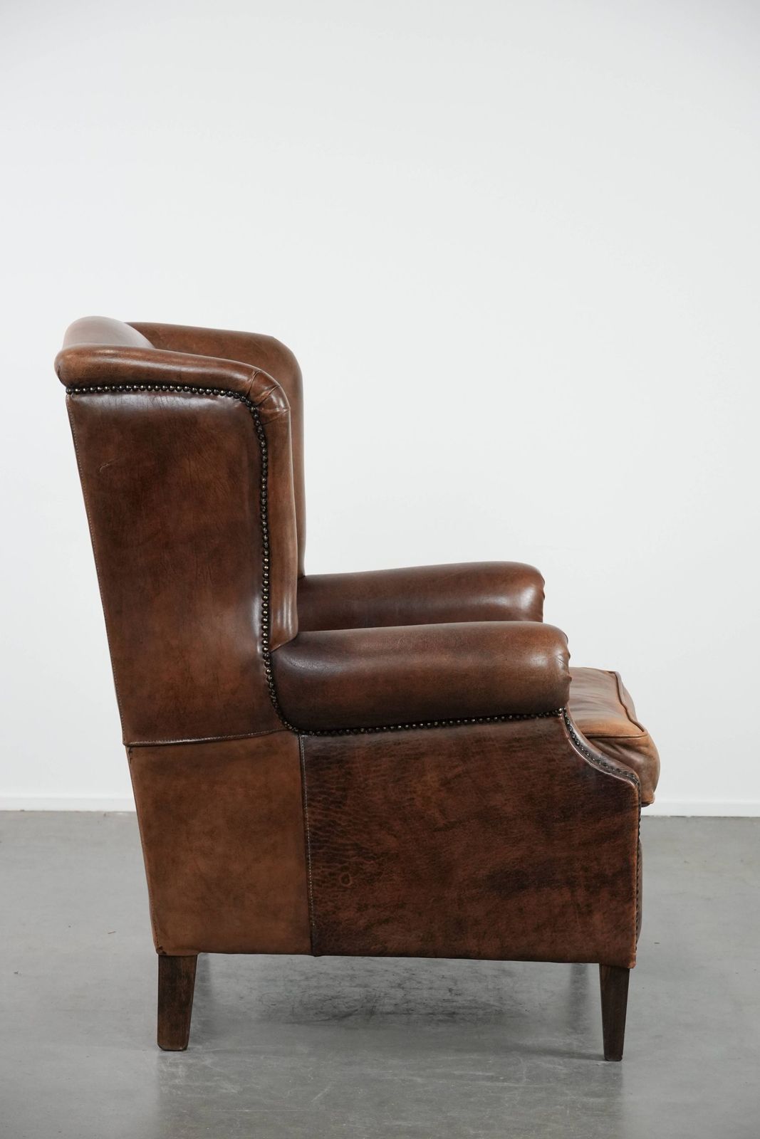Warme En Comfortabele Vintage Schapenvacht Fauteuil Met Karakter photo for sale