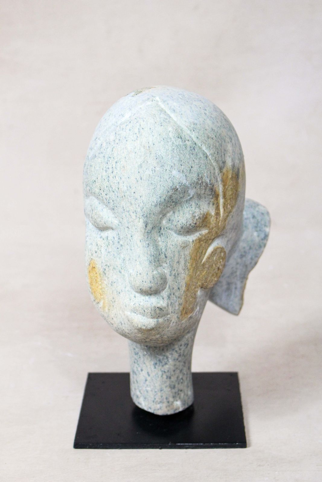 Stone Head Sculpture By Rizimu Chiwawa Zimbabwe 30.4