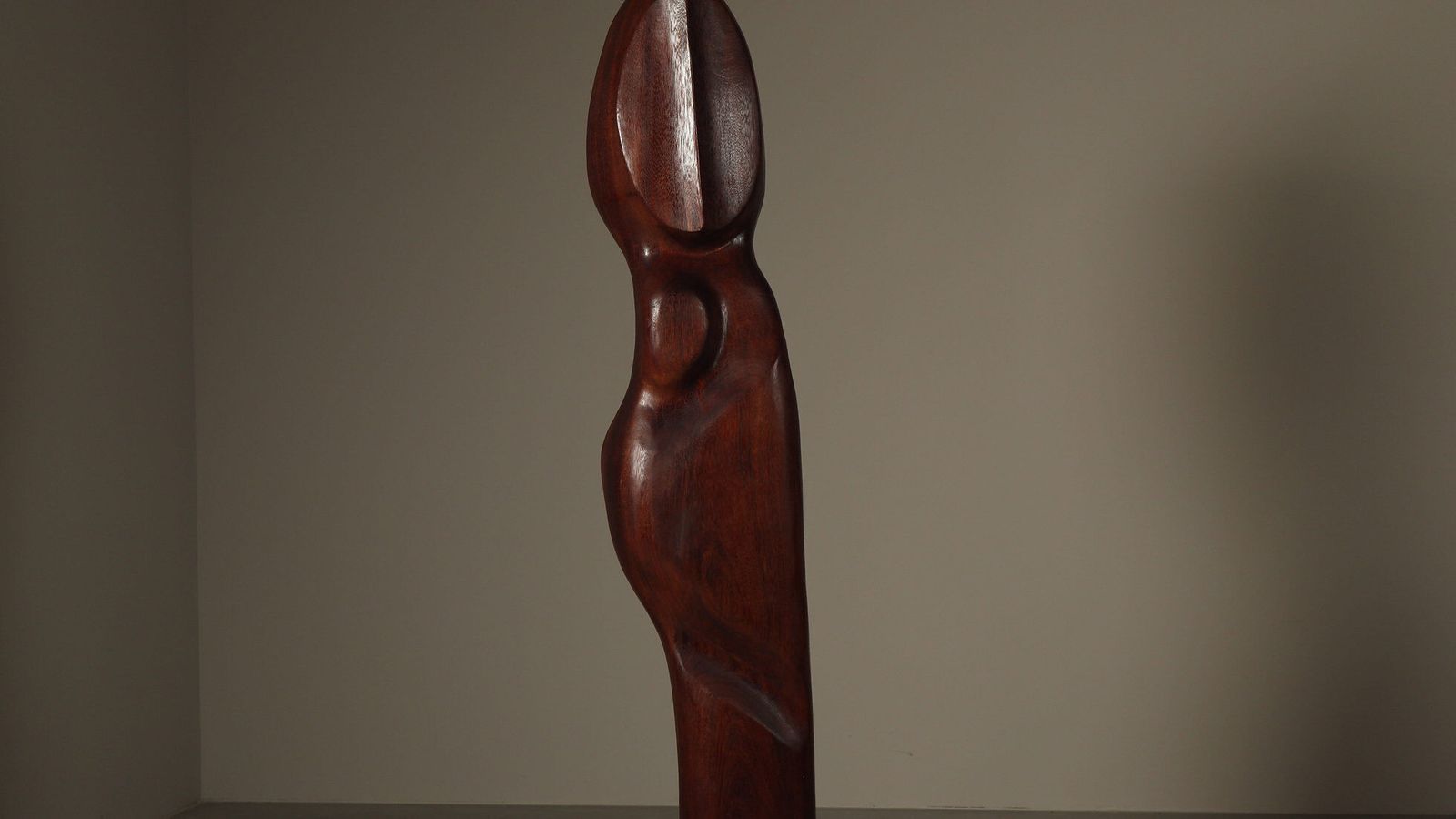 photo vinterior Monumental Wooden Sculpture Of Afzelia By Begga D'haese, Belgium, Circa 1985