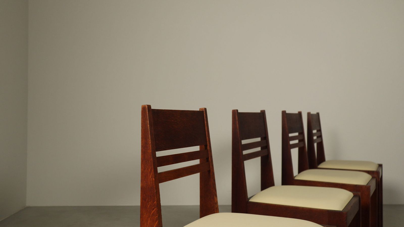 photo vintage Set Of 4 Oak Dining Chairs From The Hague School, 1925 1935