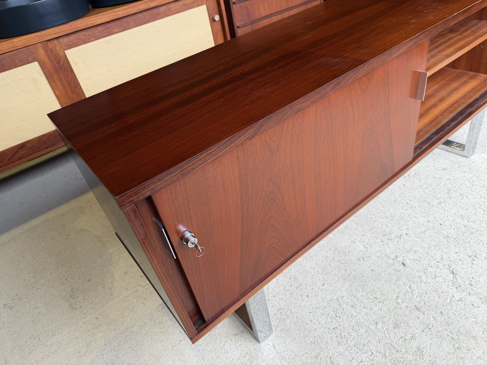 photo vintage Gordon Russell Sideboard Credenza By Trevor Chinn Ray Leigh Prestige Mid Century