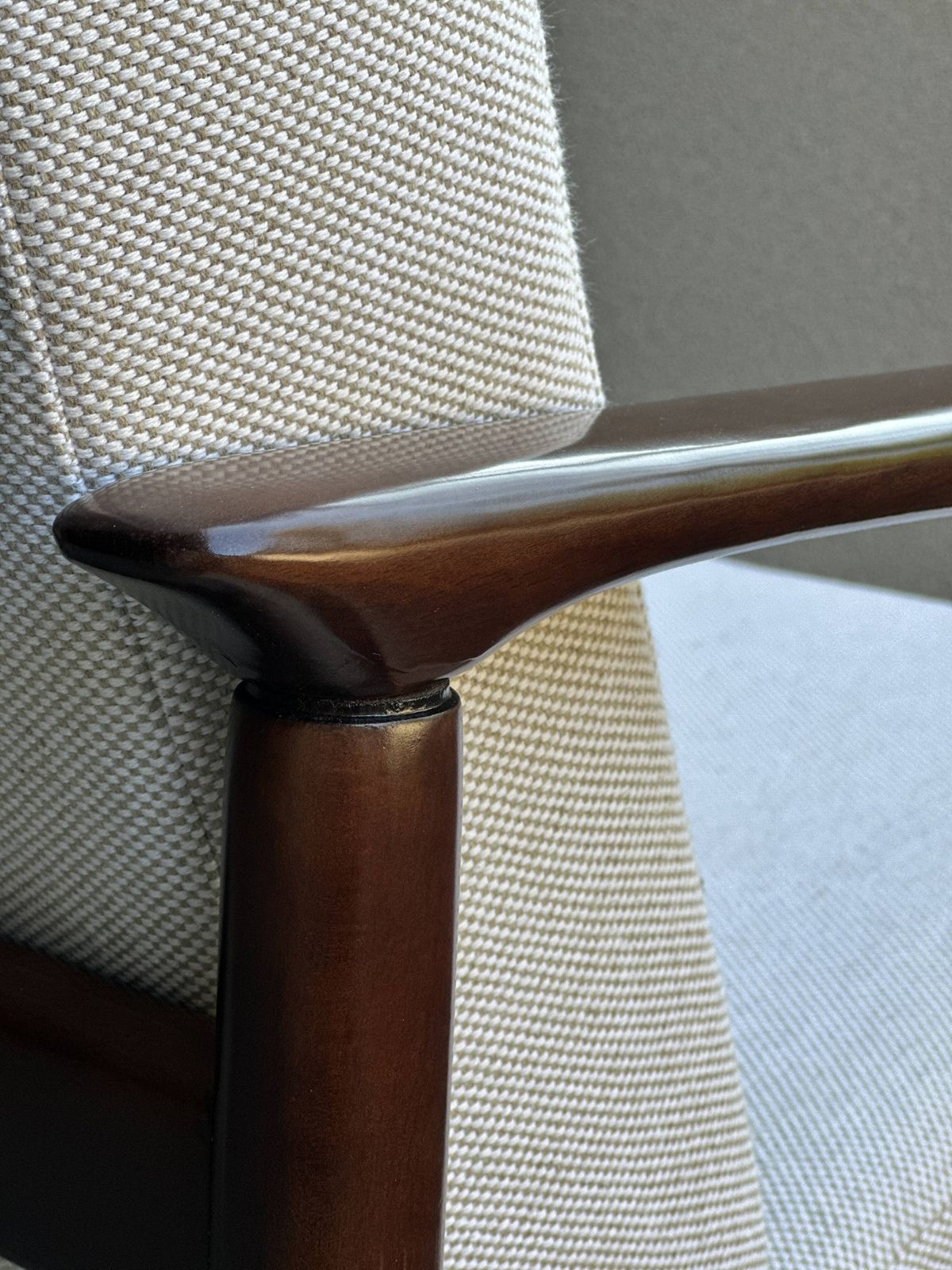 photo furniture Mid Century Beige Linen Armchairs, By Edmund Homa, 1960s, Set Of Two