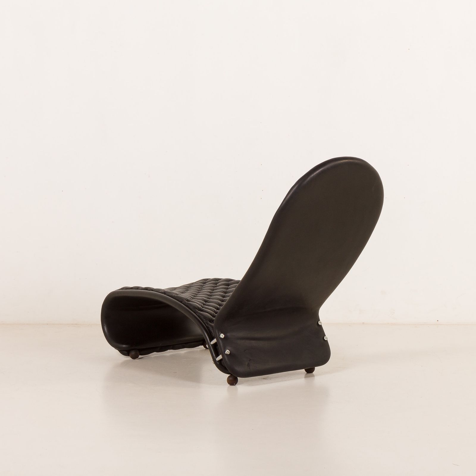 Verner Panton Black Leather Chaise Longue For Fritz Hansen, 1970s photo buy