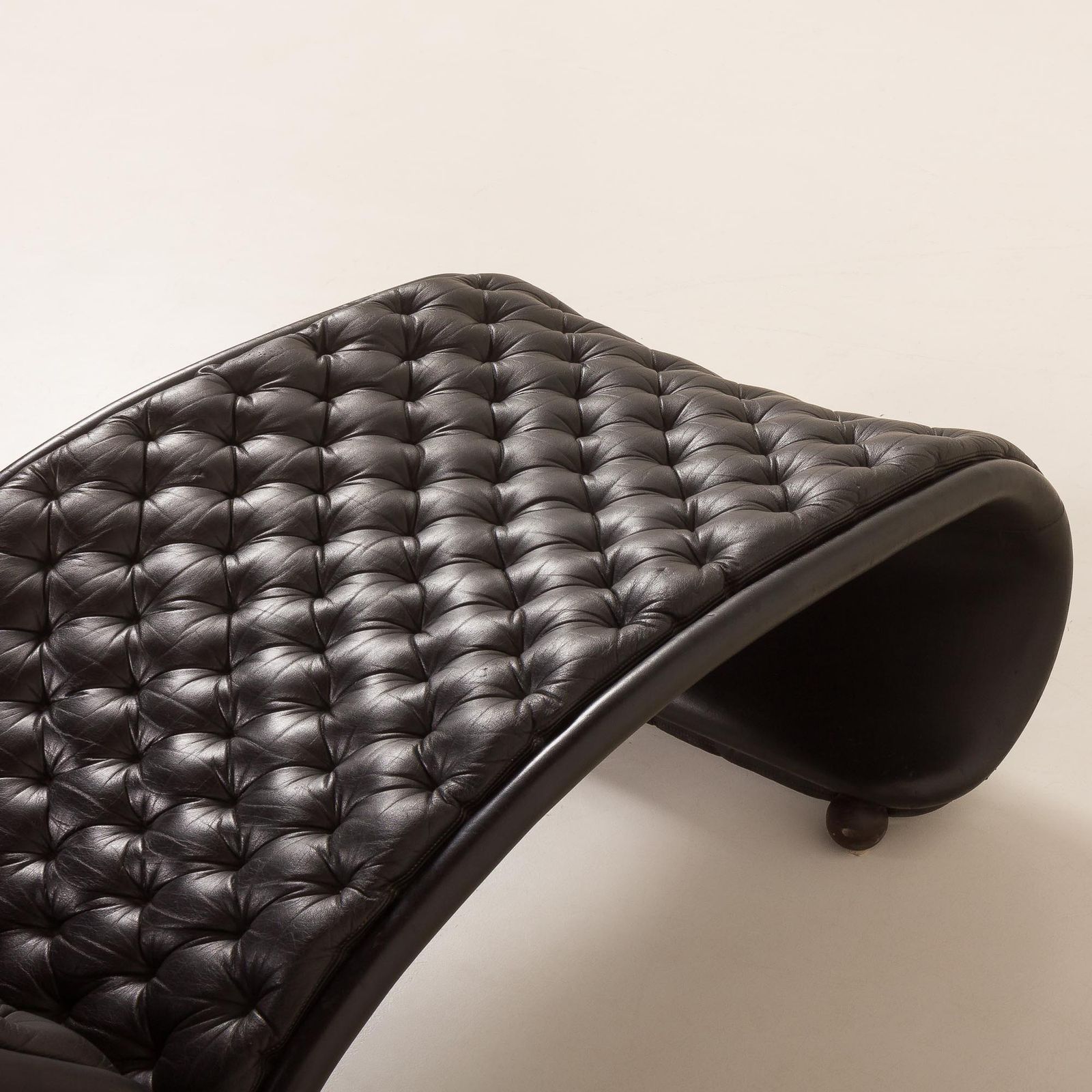 photo vintage Verner Panton Black Leather Chaise Longue For Fritz Hansen, 1970s