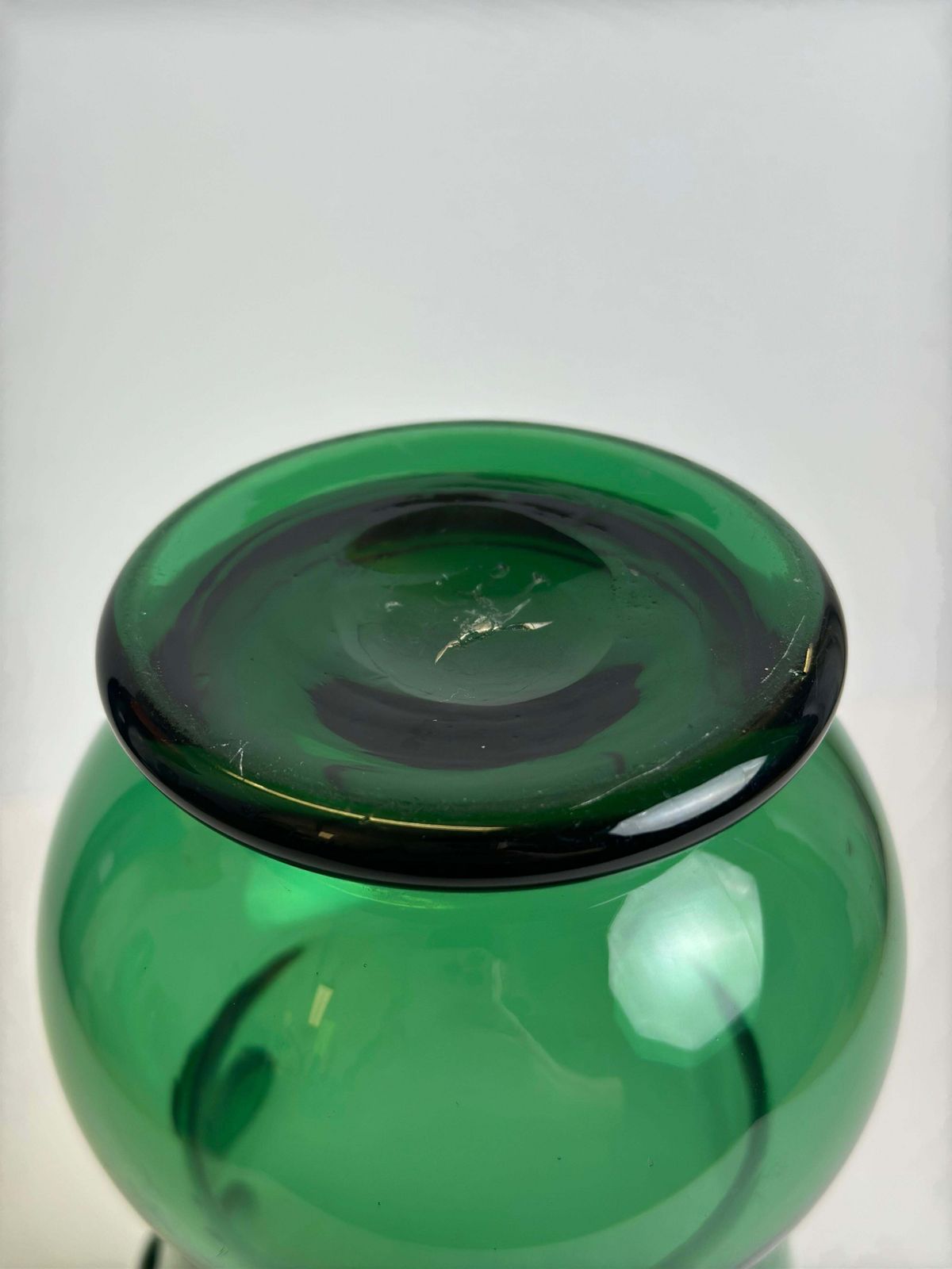 photo furniture Mid Century Green Blown Glass Vase, Empoli, Italy, 1960s