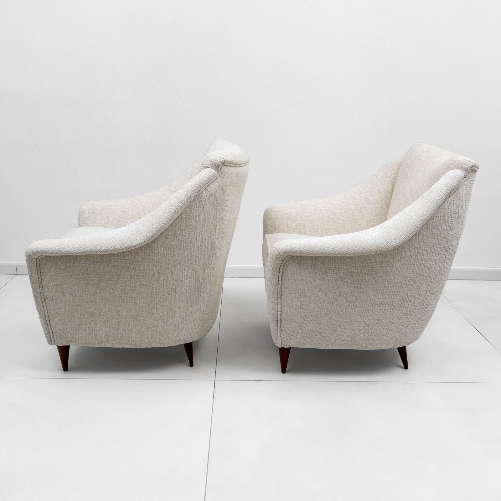 Pair Of Ico Parisi Midcentury Modern Italian Armchairs For Ariberto Colombo, 50s photo for sale