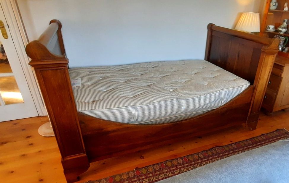 Antique French Oak Lit Bateau Super Single Size Bed Mattress And Bedbase