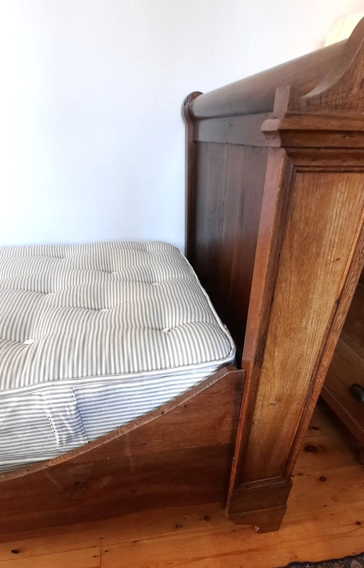 photo furniture Antique French Oak Lit Bateau Super Single Size Bed Mattress And Bedbase