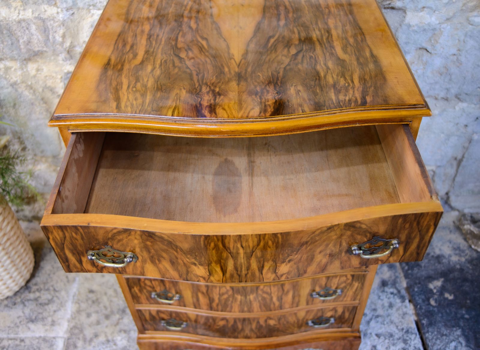 photo vintage Regency Style Walnut Chest Of Drawers   Serpentine Front