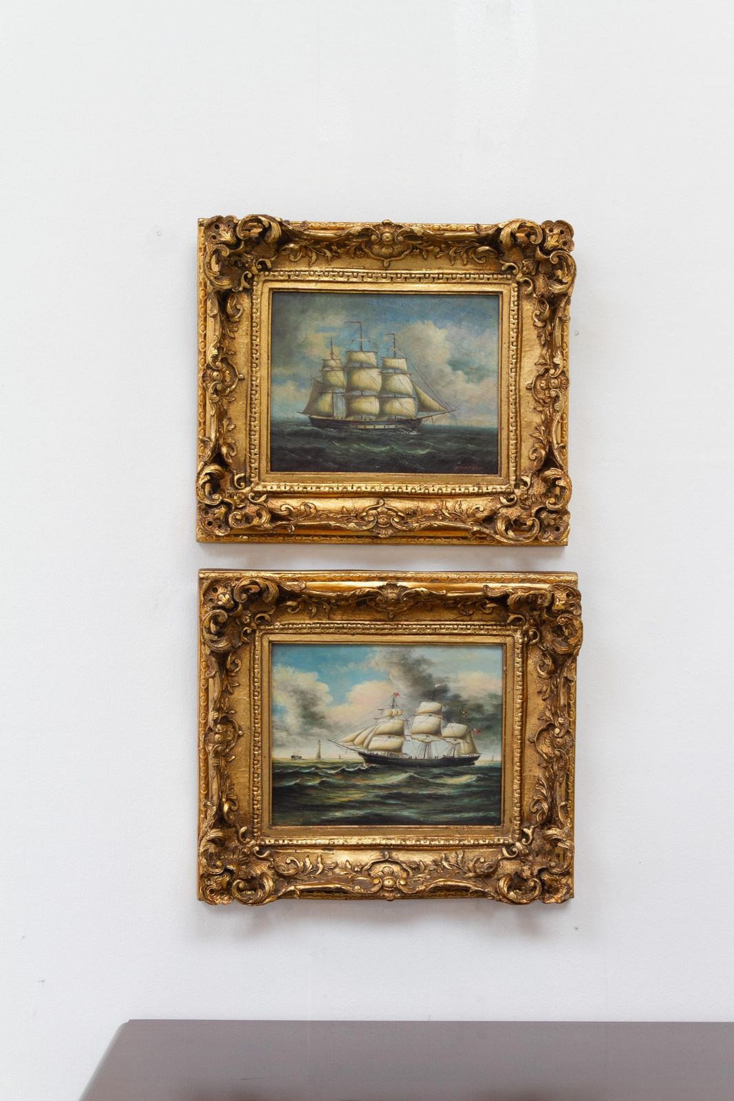 photo vintage Marine Oil Paintings Of Sail Ships In Gilded Frame, 20th Century. Set Of 2.