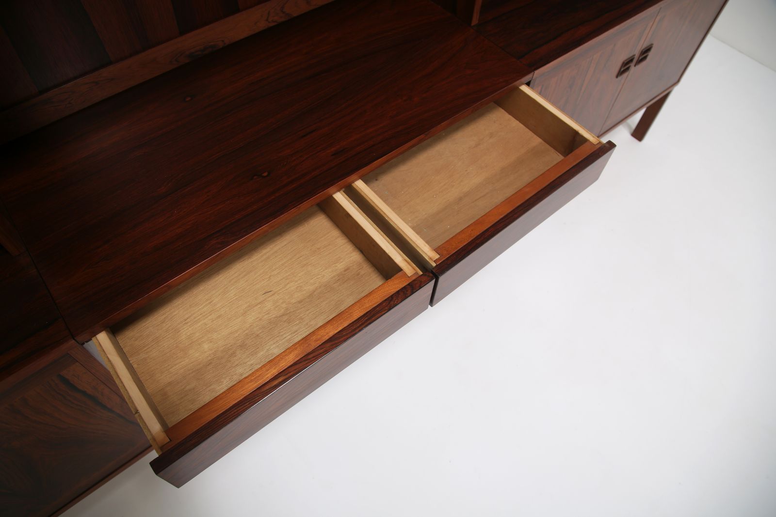 photo buy Poul Hundevad: Mid Century Modular Wall Unit & Desk In Brazilian Rosewood, Denmark, 1960s