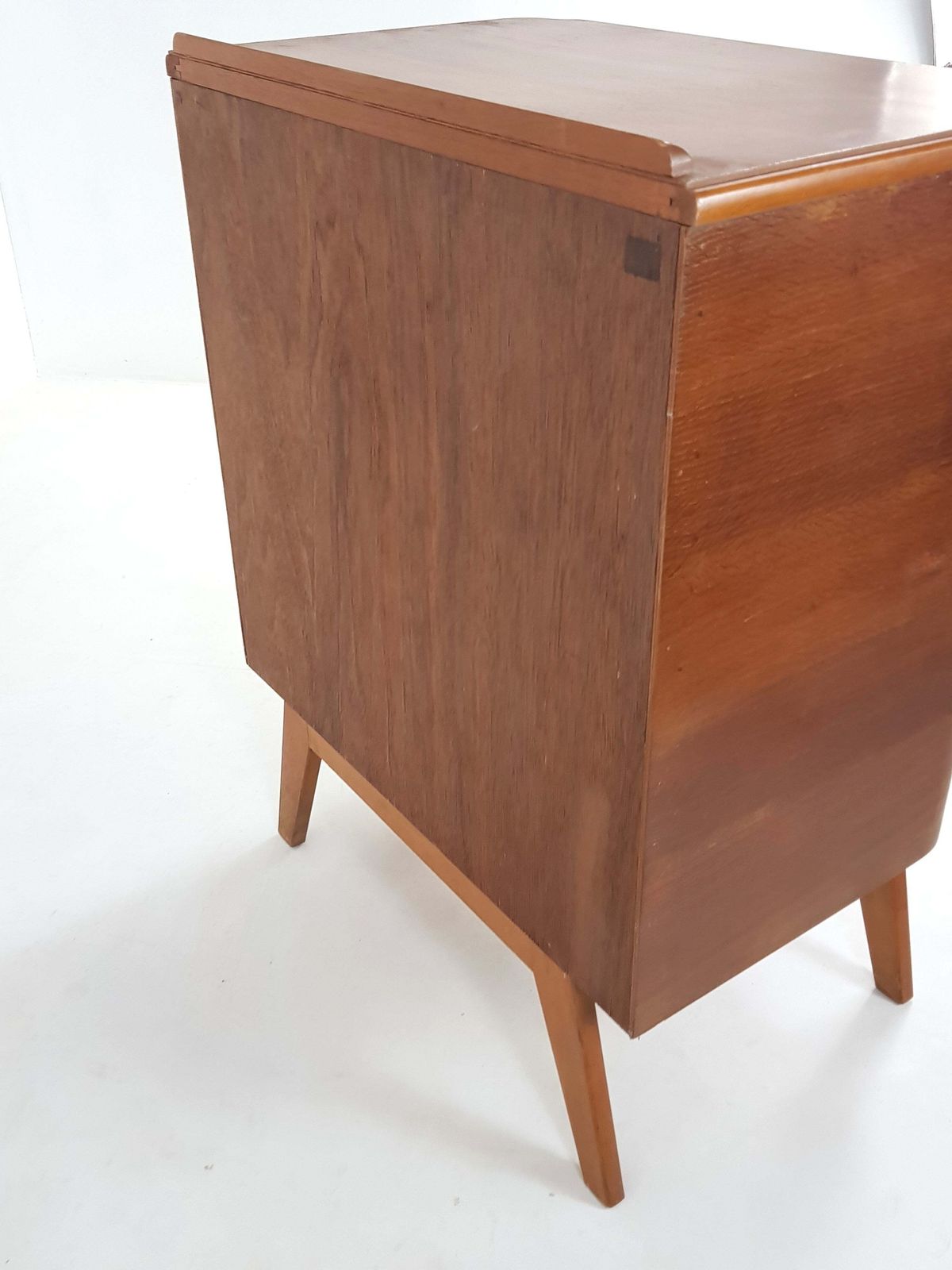 photo furniture Mid Century Oak Chest Of Drawers