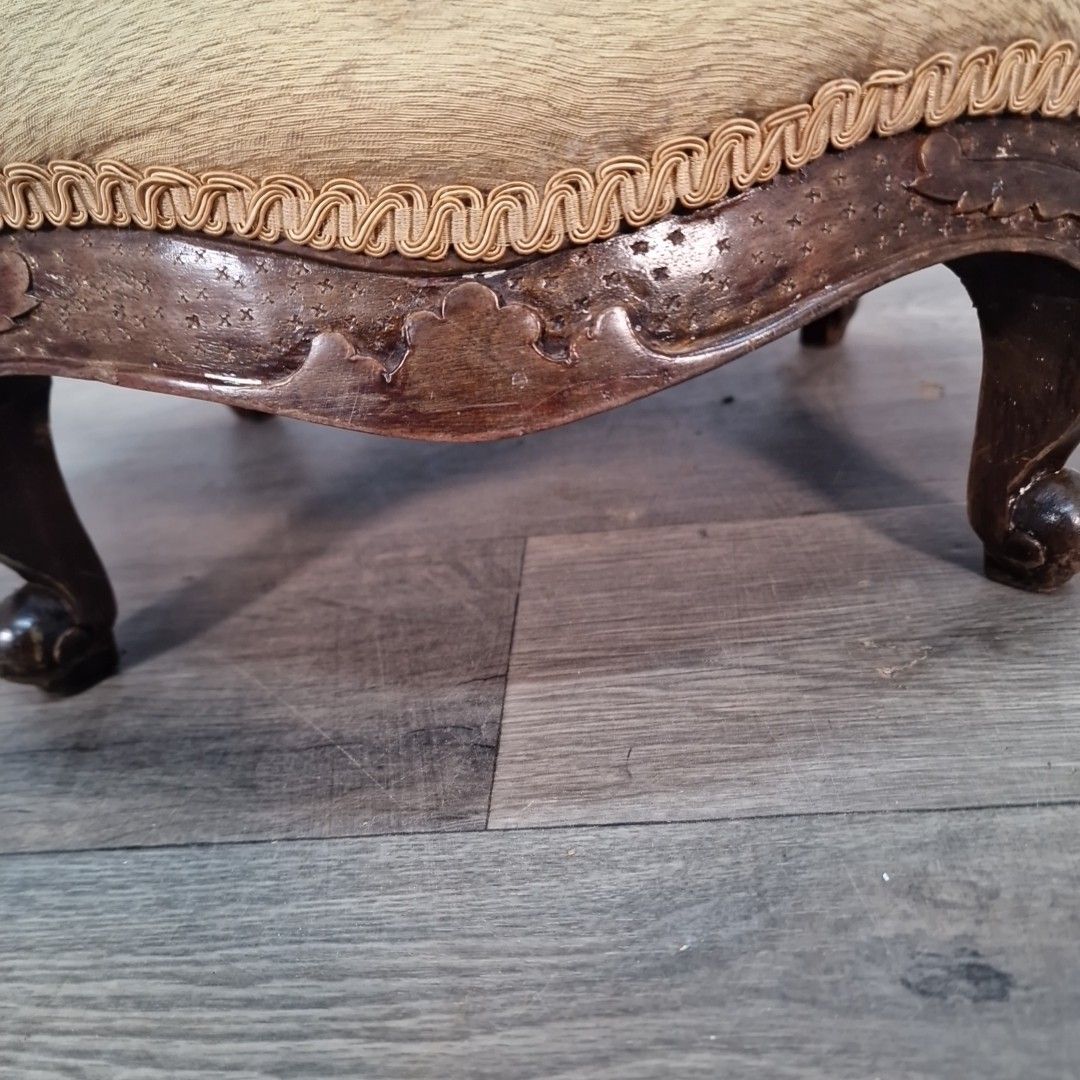 photo vinterior Antique Oval Footstool Carved Wood Cabriole Legs Low Ottoman French Louis Style