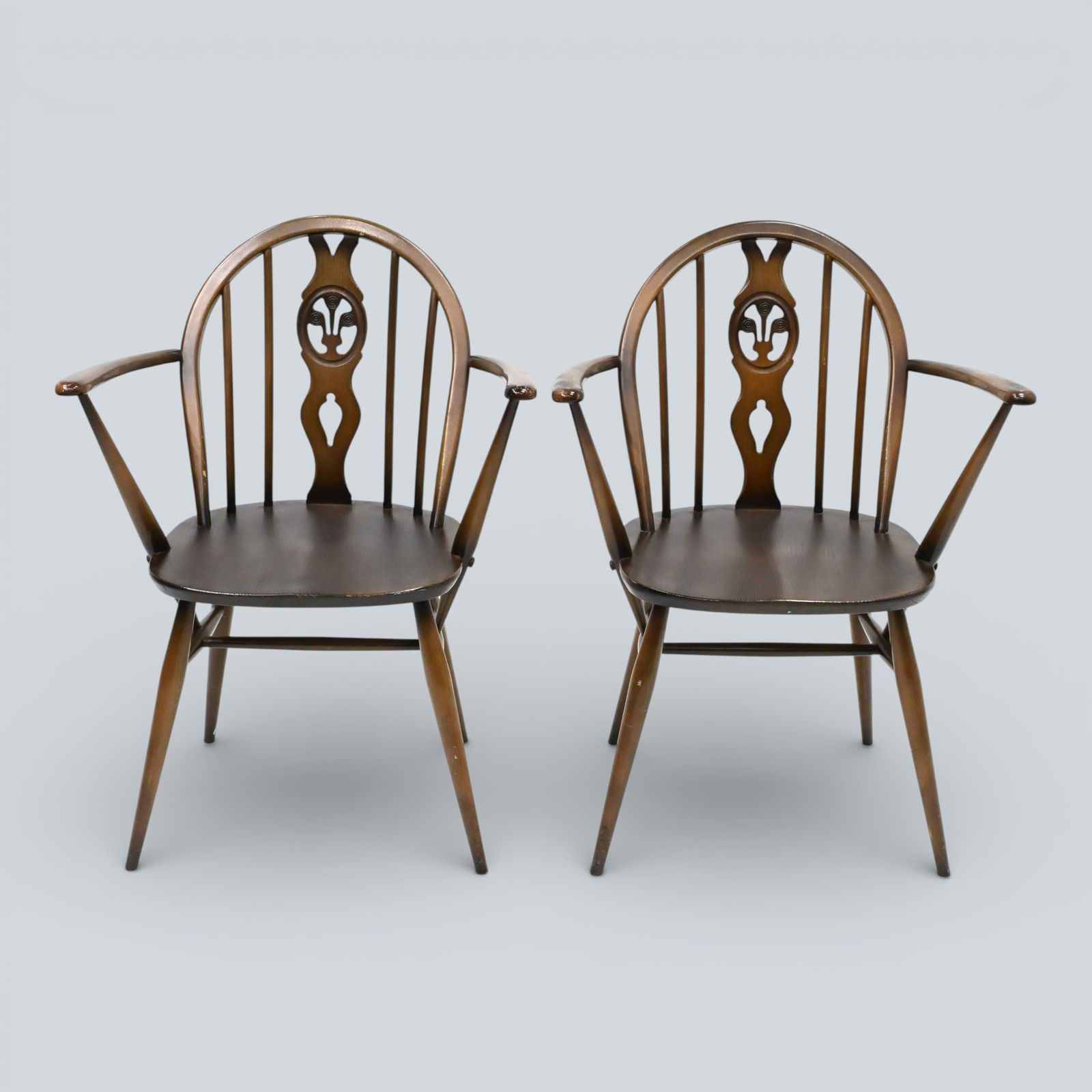 photo buy 6 Ercol Windsor Bow Back Dining Chairs Fleur De Lis Carving Free Uk Delivery*