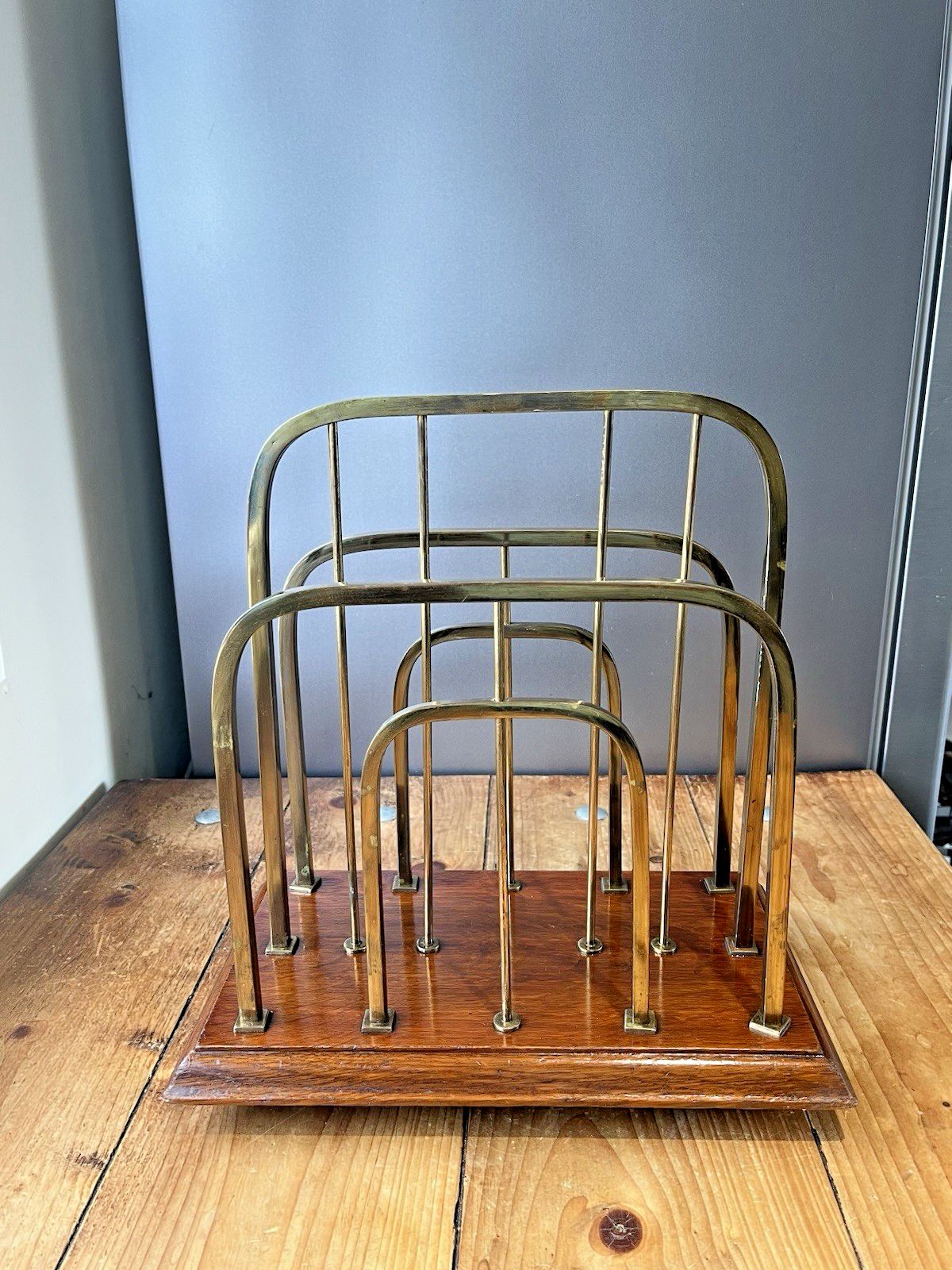 Exceptional Antique Wt&S William Tonks & Sons Brass Oak Magazine Newspaper Rack photo for sale