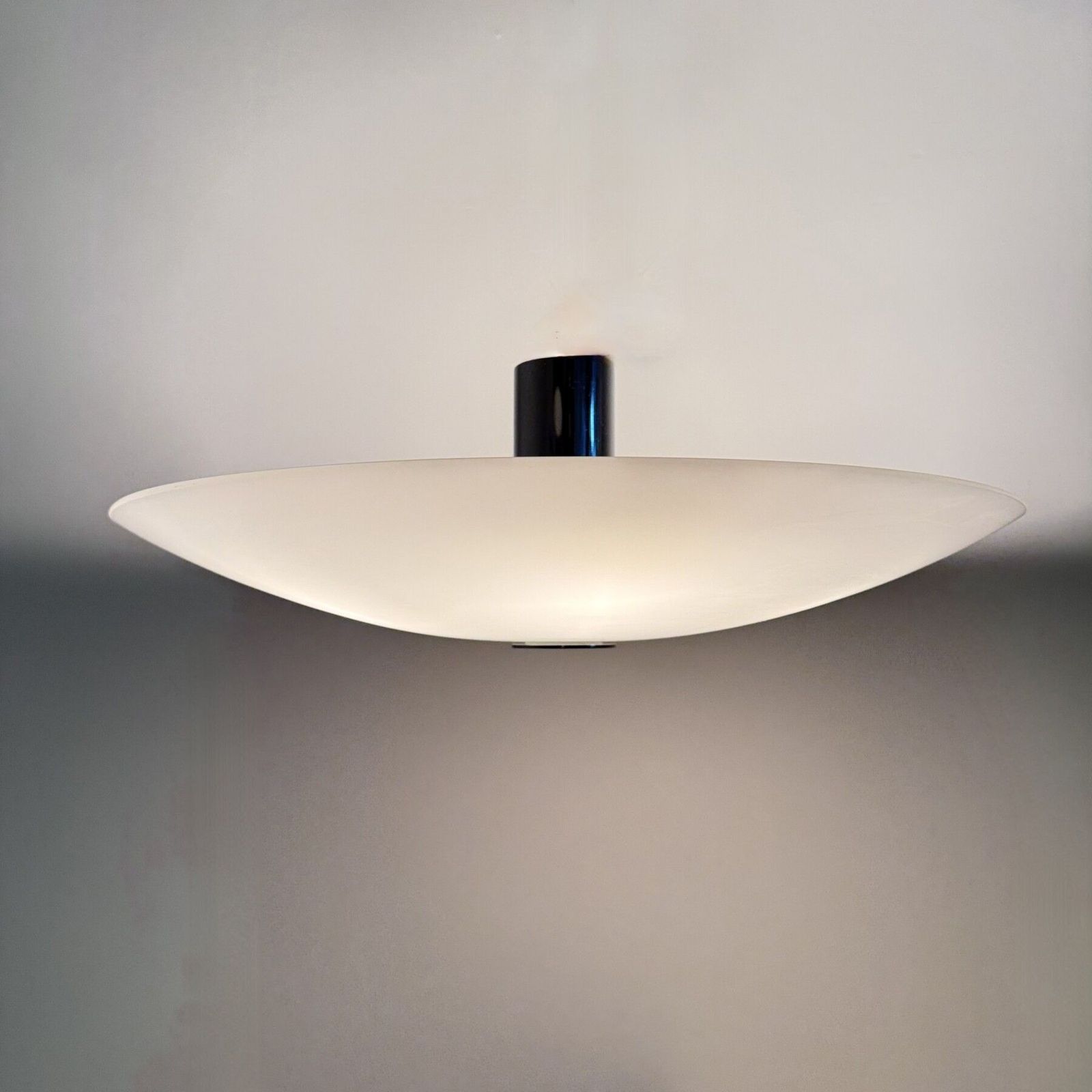 Florian Schulz Plafondlamp Opaalwit Glas En Chroom photo furniture