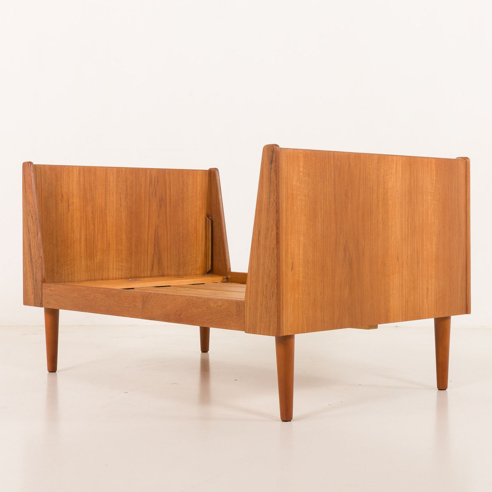photo vinterior Vintage Hevali Teak Extension Children Room Bed, Denmark 1960s