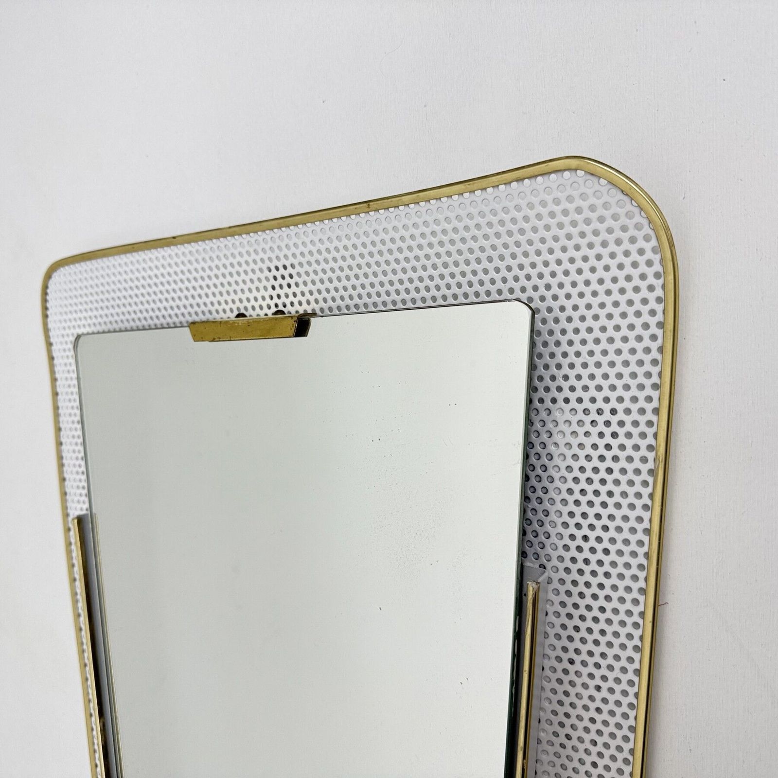 Mid Century Design Geperforeerde Metalen Spiegel, Ca. Jaren 1950 photo vinterior