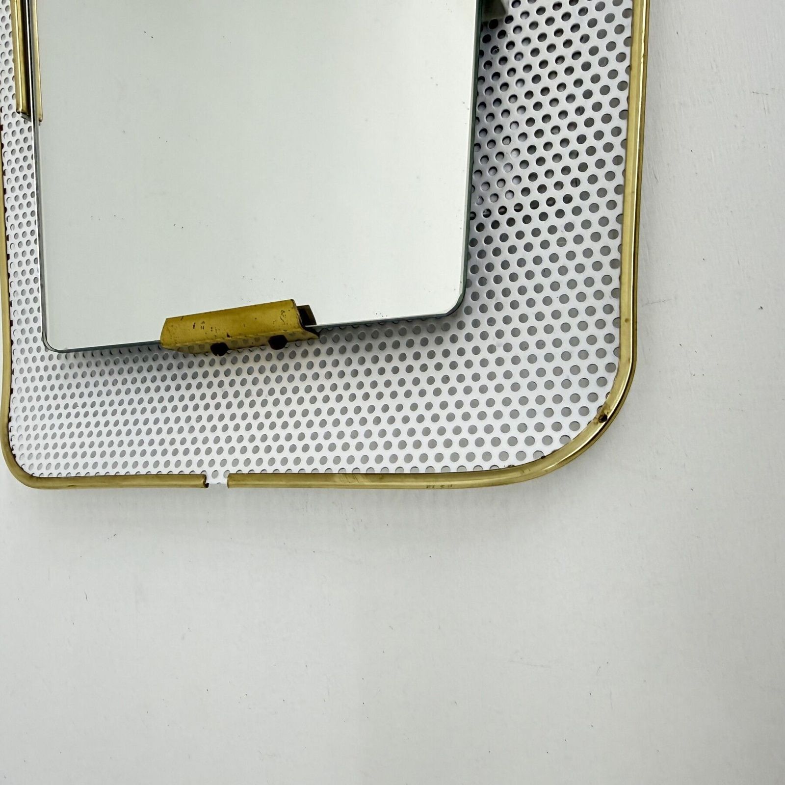 photo furniture Mid Century Design Geperforeerde Metalen Spiegel, Ca. Jaren 1950