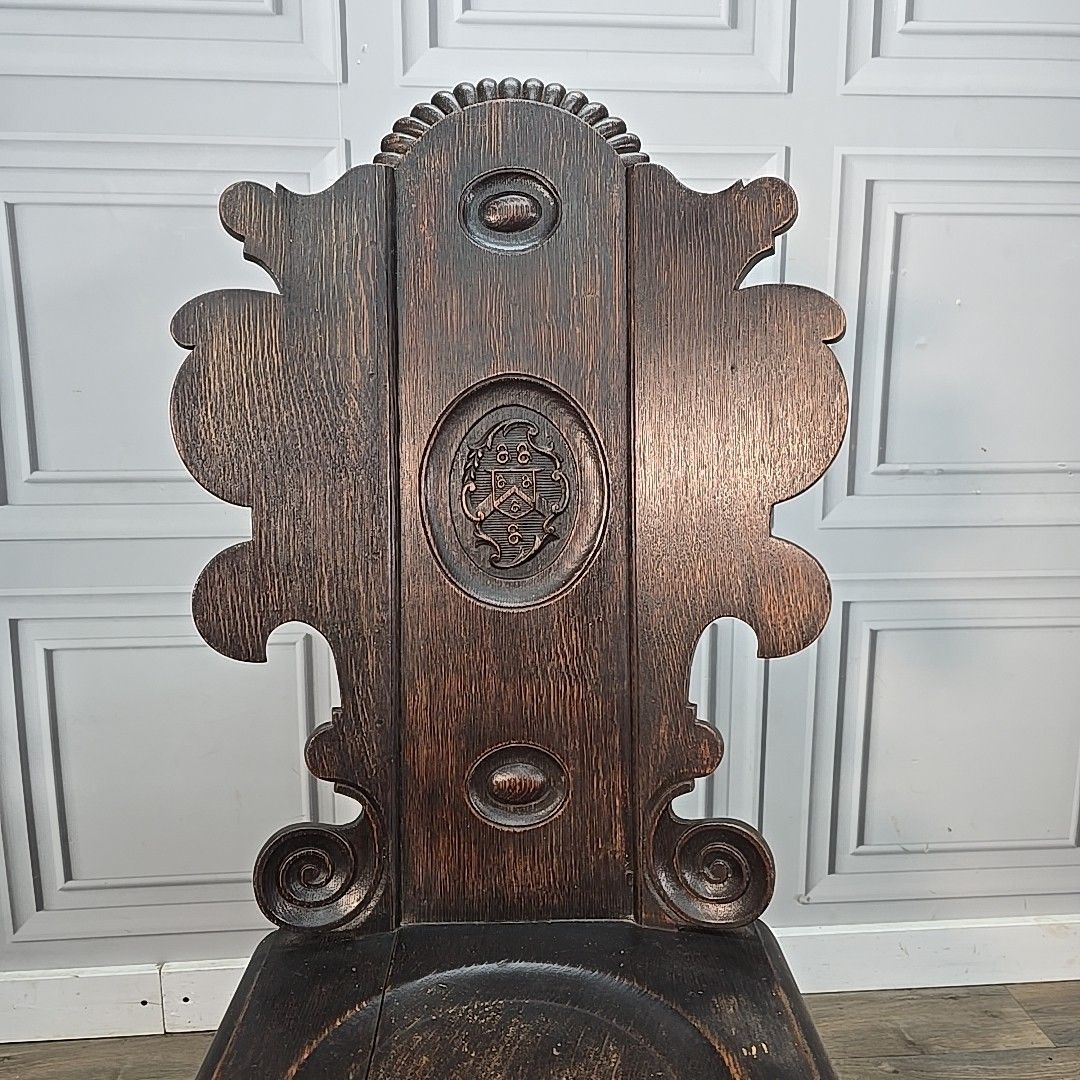 photo furniture Antique Hall Chair Gothic Revival – Carved Solid Oak Heraldic Crest Entrance