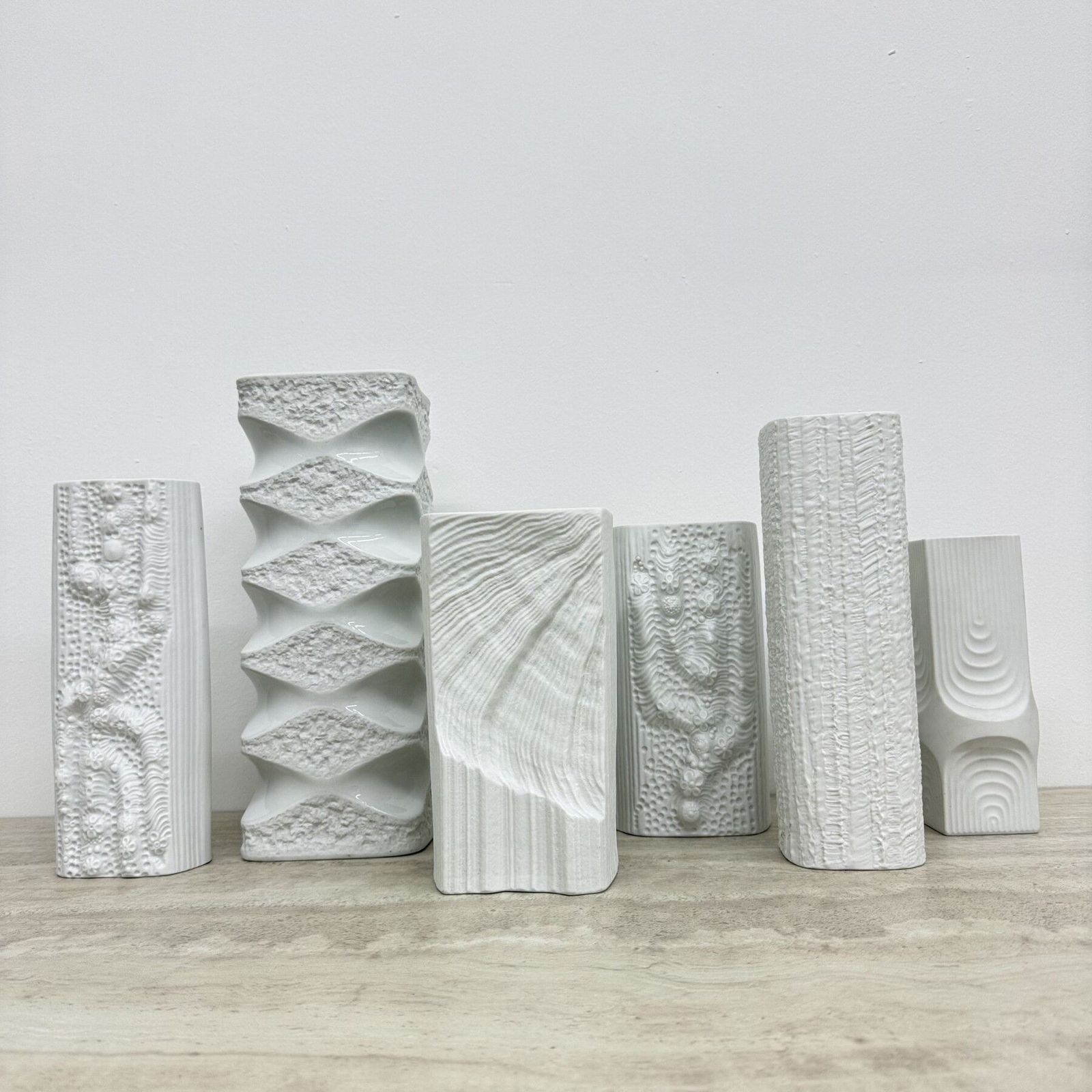 Set Van 6 Rosenthal Bisque Reliëf Vazen Op Art Jaren 1970 photo for sale