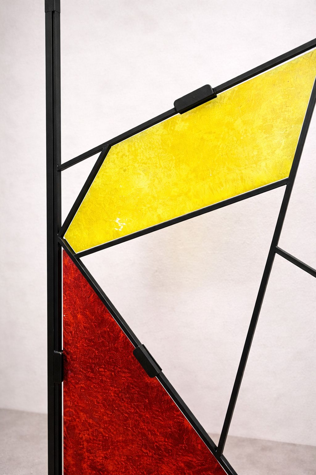 Mid Century Modern Geometrische Roomdivider Met Getextureerd Gekleurd Glas, Jaren 1970–1980 photo vintage