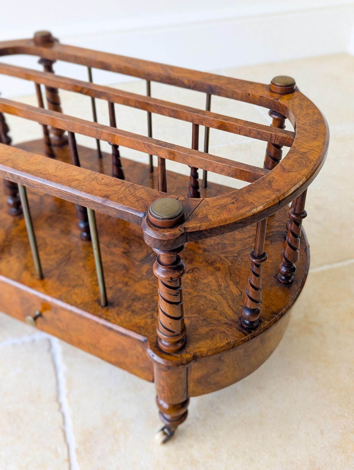photo vinterior Antique Victorian Burr Walnut Canterbury C.1870