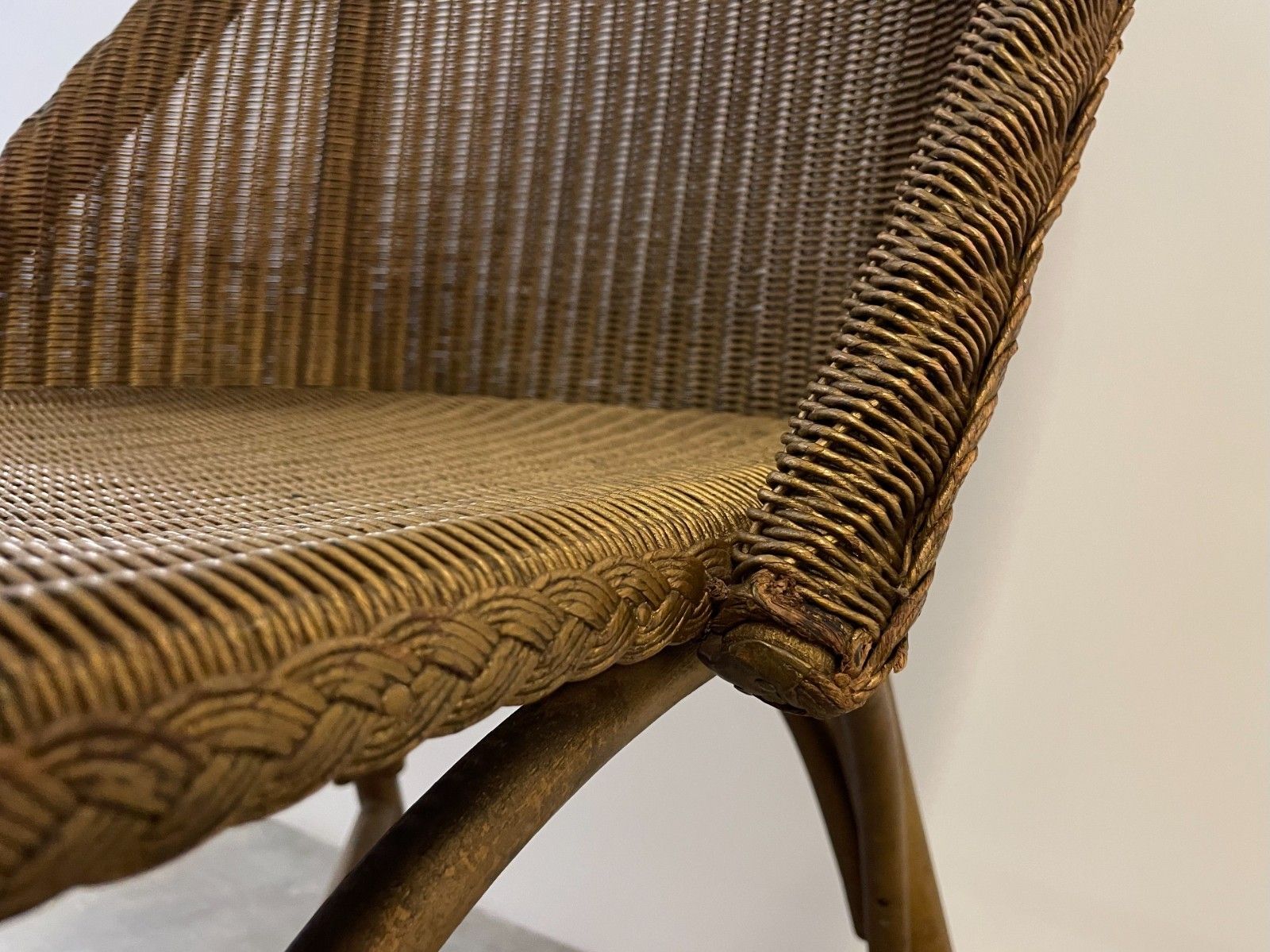 photo vintage Vintage Circa 1930s Lloyd Loom “Lusty” Original Gold Painted Pair Of Occasional Dining Chairs