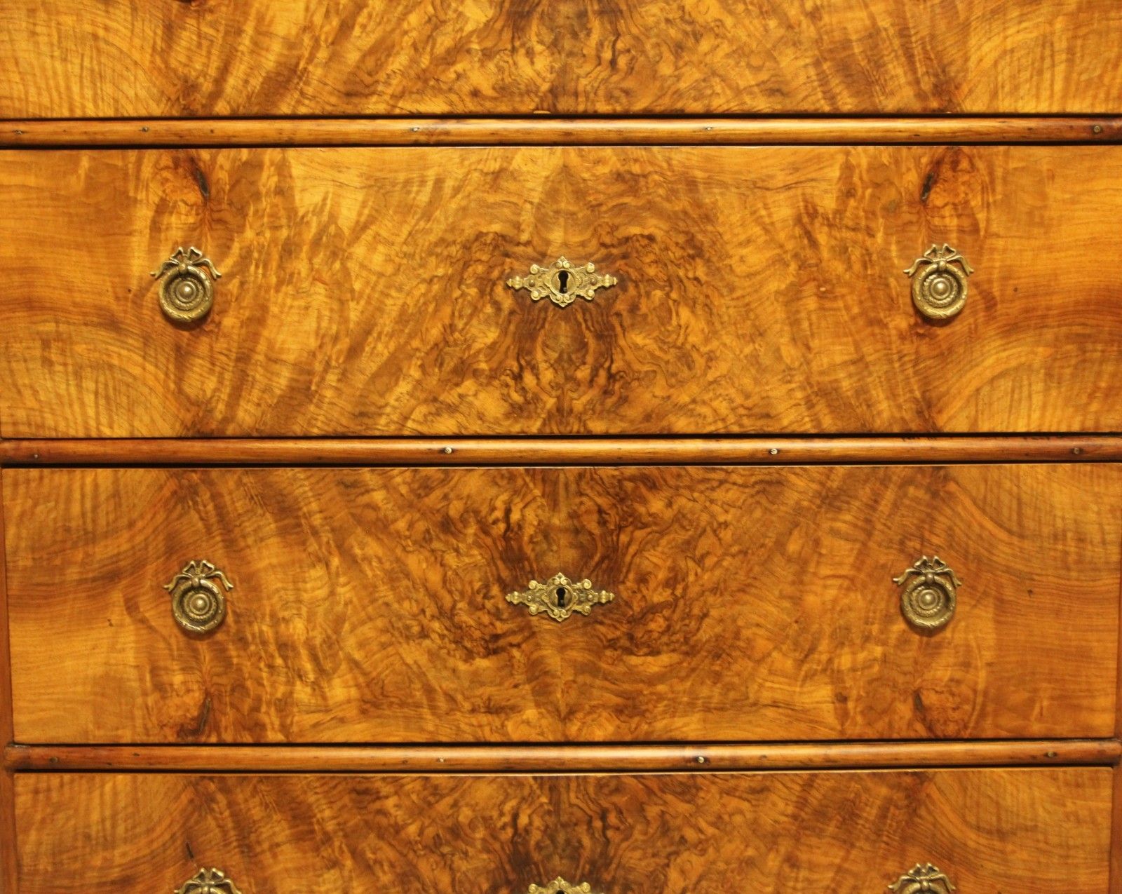 A Late 19th‑Century Swedish Burr Walnut Chest Of Drawers photo vinterior