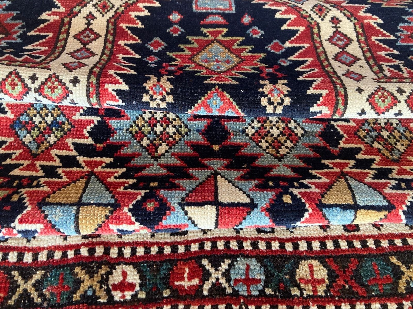 photo vintage Antique Caucasian Prayer Rug 1.51m X 1.03m
