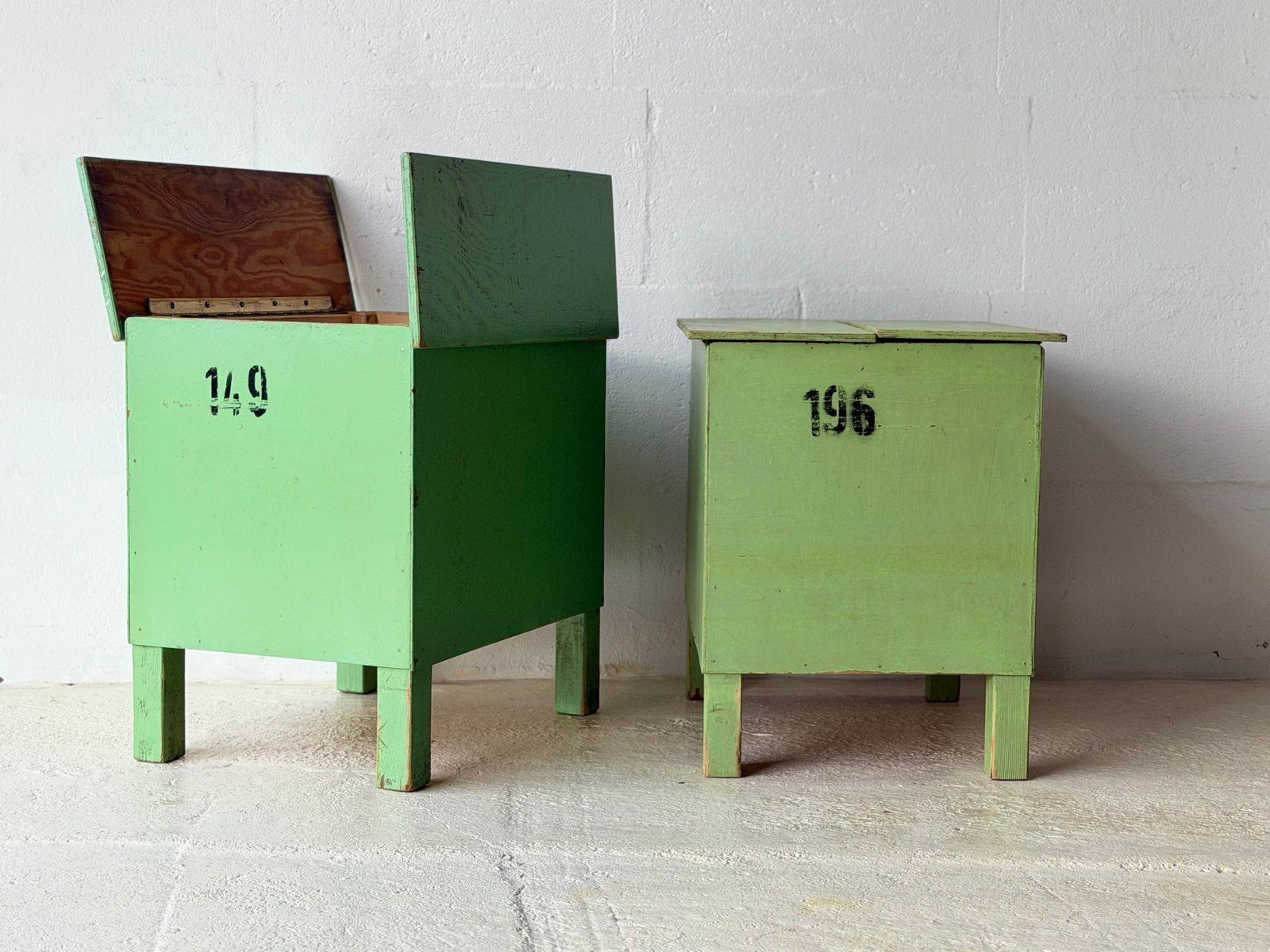 Meubels Industriële Groene Opbergtafel, 1960 photo