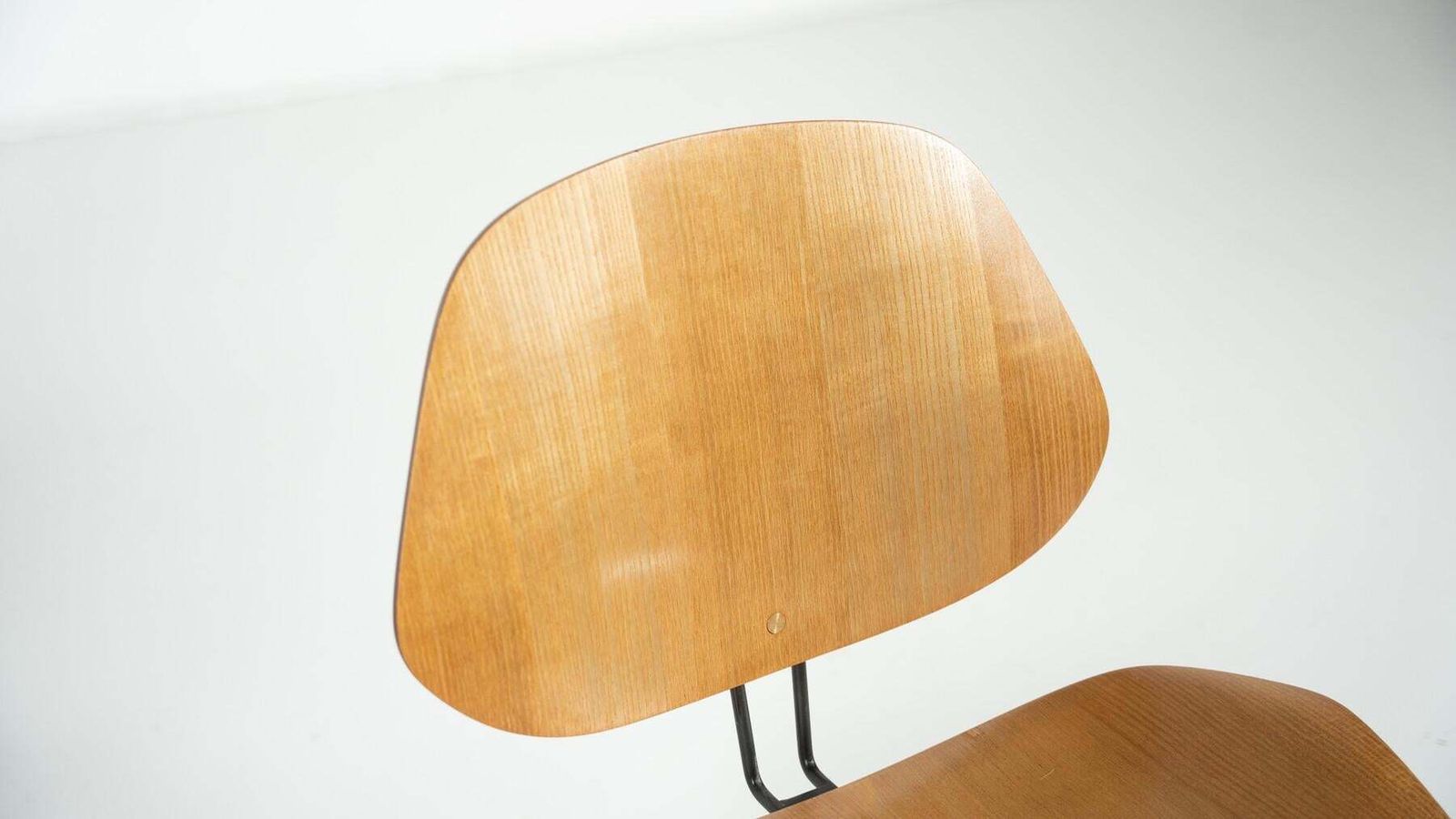 Mid Century Modern P31 Chairs By Osvaldo Borsani, Tecno, 1950s photo vinterior