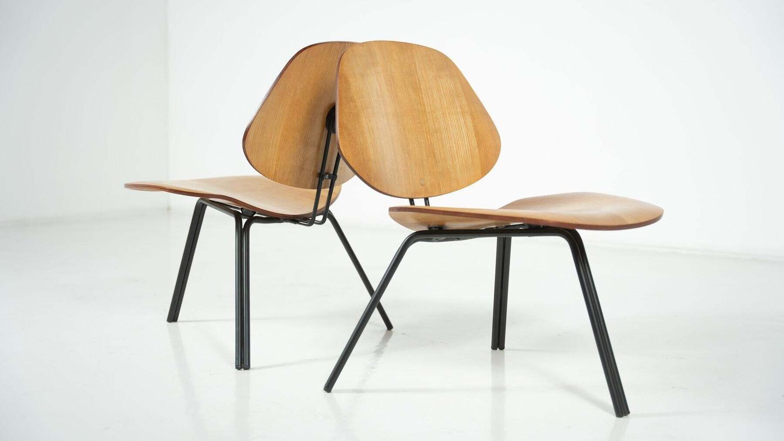photo for sale Mid Century Modern P31 Chairs By Osvaldo Borsani, Tecno, 1950s