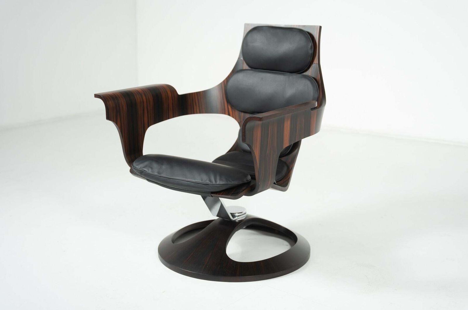 photo vinterior Rare Bell Armchair By Joe Colombo For Benini, Italy