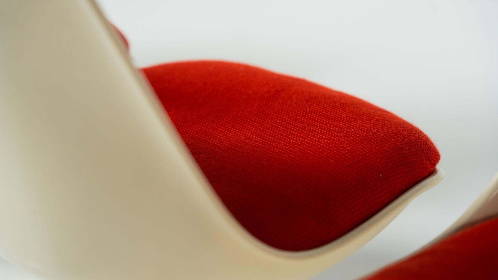 Furniture Set Of 6 Tulip Chairs By Eero Saarinen For Knoll, 1960s photo